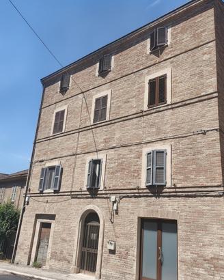 Macerata. Via Gigli. Presso stazione ferroviaria e