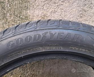 2 gomme winter Goodyear Ultragrip 225 50 R18 99V 