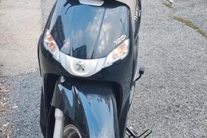 Peugeot tweet 125 i 