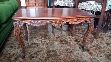 tavolino in legno lavorato