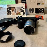 Fotocamera mirrorless SONY NEX - F3 con obiettivo