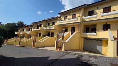 Villetta a schiera di 170 m² con 5 locali e box au