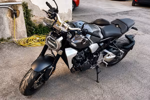 HONDA CB 1000 R