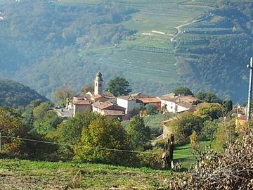 Camera da letto con bagno a mezzane