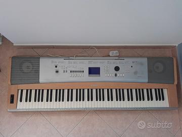Pianoforte digitale Yamaha Portable Grand DGX-620