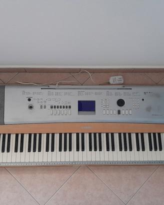 Pianoforte digitale Yamaha Portable Grand DGX-620