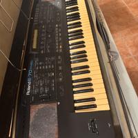 Roland E-70 pianola