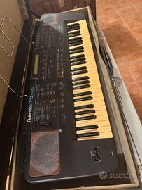 Roland E-70 pianola