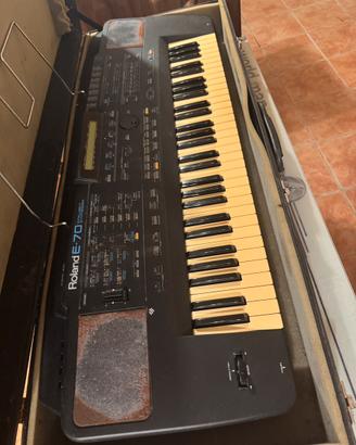 Roland E-70 pianola