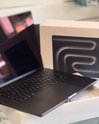 MacBook Pro 16" M3 Pro 18GB 512GB-Usato Aziendale