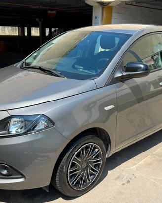 Lancia Ypsilon 1.0 FireFly 5 porte S&S Hybrid Gold