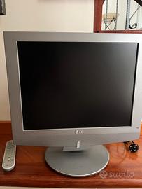 Televisore LG colore argento 15” modello 15 LC1R