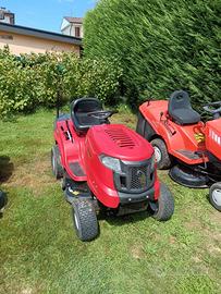 trattorino tagliaerba con cesto 