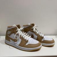Nike Jordan 1 Mid marrone