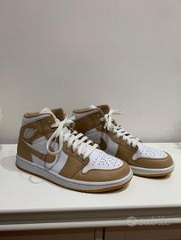Nike Jordan 1 Mid marrone