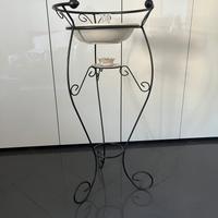 Lavabo da toeletta in ferro battuto