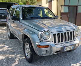 Jeep Cherokee autocarro 4 posti
