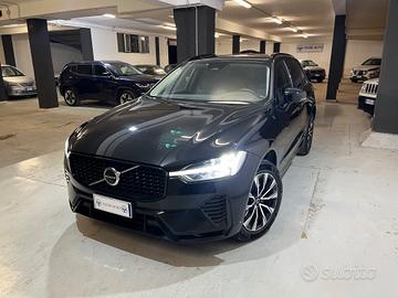 Volvo XC60 B4 (d) AWD automatico Ultimate Dark