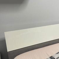 Letti  struttura moderna bianco e cemento 