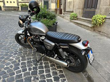 Triumph Street Twin EC1