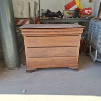 Cassettiera antica in noce