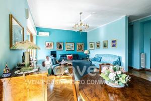 Appartamento di 140 m² con 4 locali e box auto a F