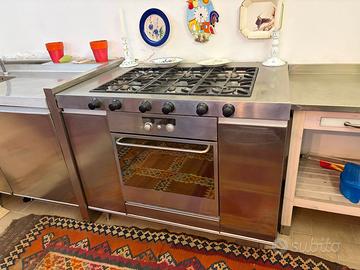 CUCINA A GAS SMEG + FORNO + LAVASTOVIGLIE + LAVABO