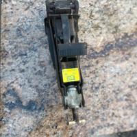Crick solleva auto W