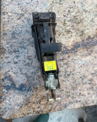 Crick solleva auto W