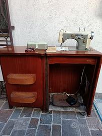 Macchina da cucire Necchi