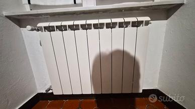 termosifoni in alluminio e  portasalviette 