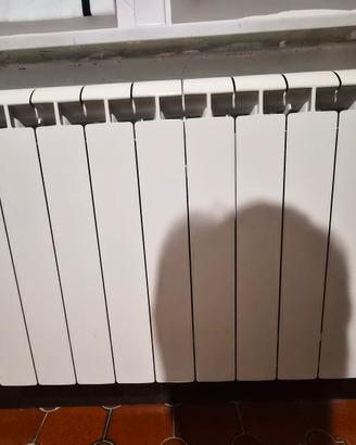 termosifoni in alluminio e  portasalviette 
