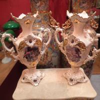 Coppia di vasi in porcellana Barocco Veneziano