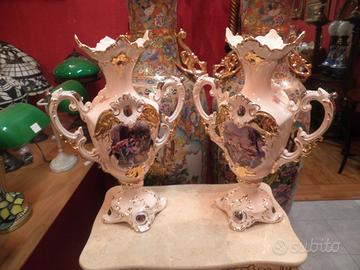 Coppia di vasi in porcellana Barocco Veneziano