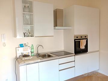 cucina più trasporto e montaggio 