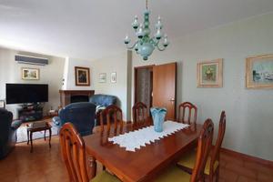 Casa indipendente di 250 m² con più di 5 locali e 