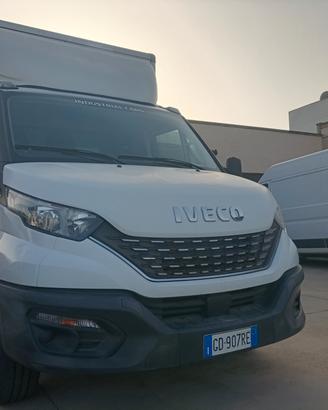 Iveco Daily 35 S 12 cabinato furgonato 2021