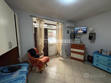 MONOLOCALE LOCATO ZONA CENTRALE