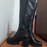 Due paia di stivali da donna n°38