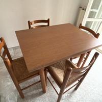 Tavolo da cucina allungabile con 4 sedie 