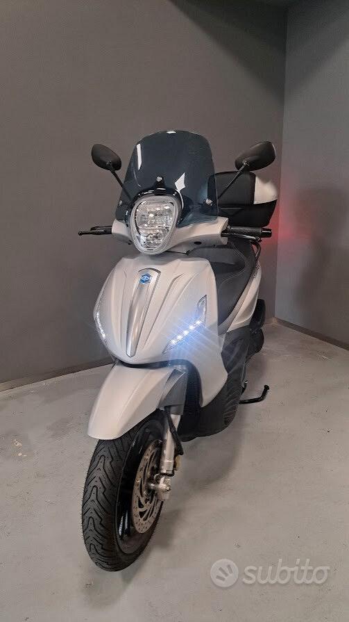 Skuter Beverly 400 Anno 2021 Scooter Piaggio Beverly 300 Cruiser