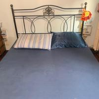 Letto matrimoniale con contenitore
