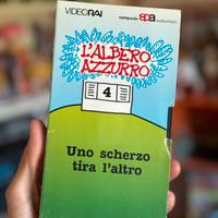VHS L'ALBERO AZZURRO N.4 Uno Scherzo Tira L'Altro