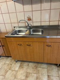 Lavello con mobiletti