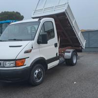 Iveco Daily 35.12 ribaltabile trilaterale