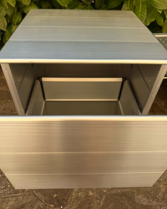 Cassettone alluminio c/ruote marca Ycami