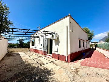 Villa indipendente con terreno esclusivo