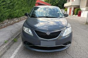 LANCIA Ypsilon 1.2 69 CV 5 porte Silver
