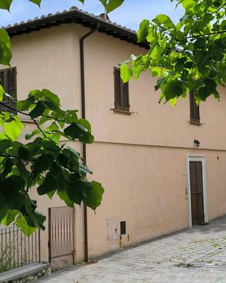 Casa indipendente di 170 m² con 4 locali a Serrava