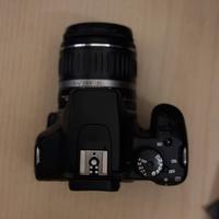 Canon eos 1000D con lente